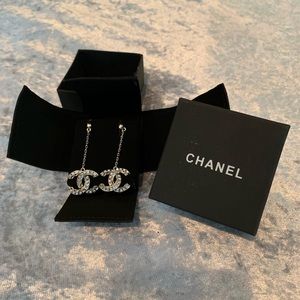 CHANEL Drop Earrings